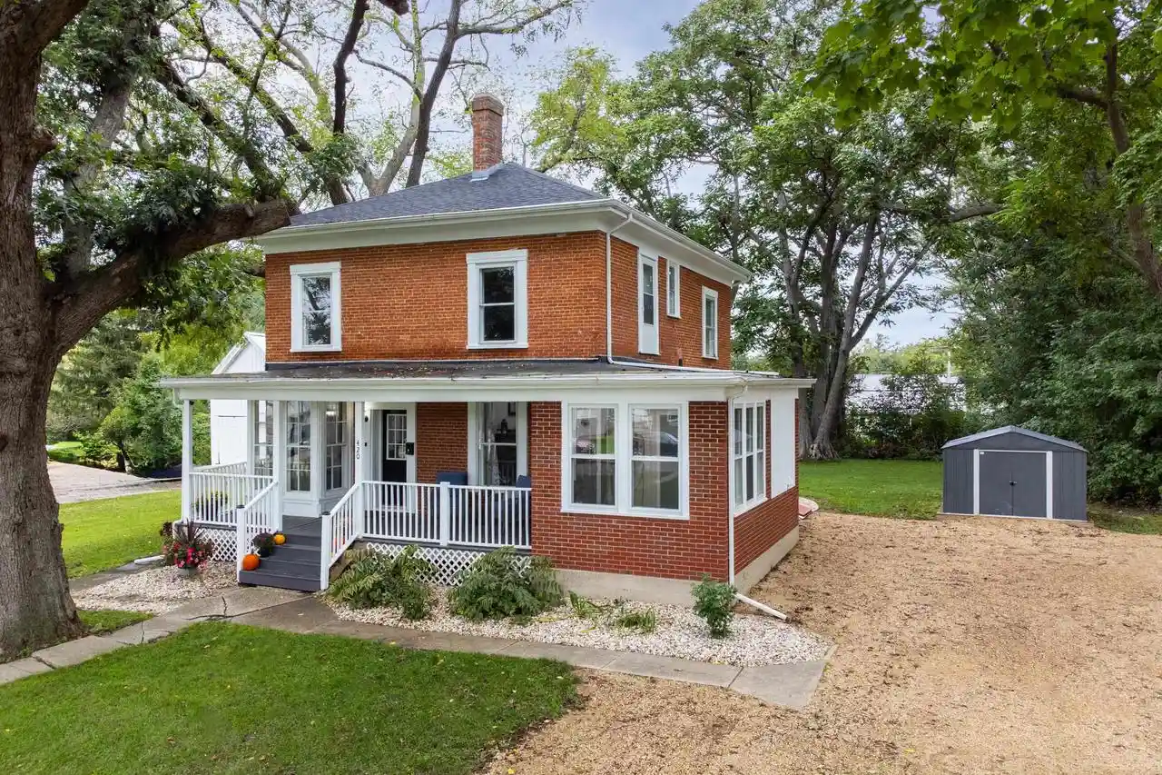 Photo 1 of Single family home for sale at 420 Market St, Platteville, WI 53818 | MLS# 2032952 | Listing updated on 2026-10-01