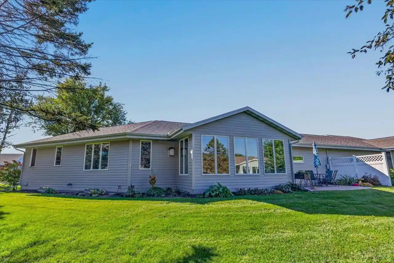 Listing Photo 4 - Condo for sale in building located at 212 W Mdws Dr, Edgerton, WI 53534 - Unit #14