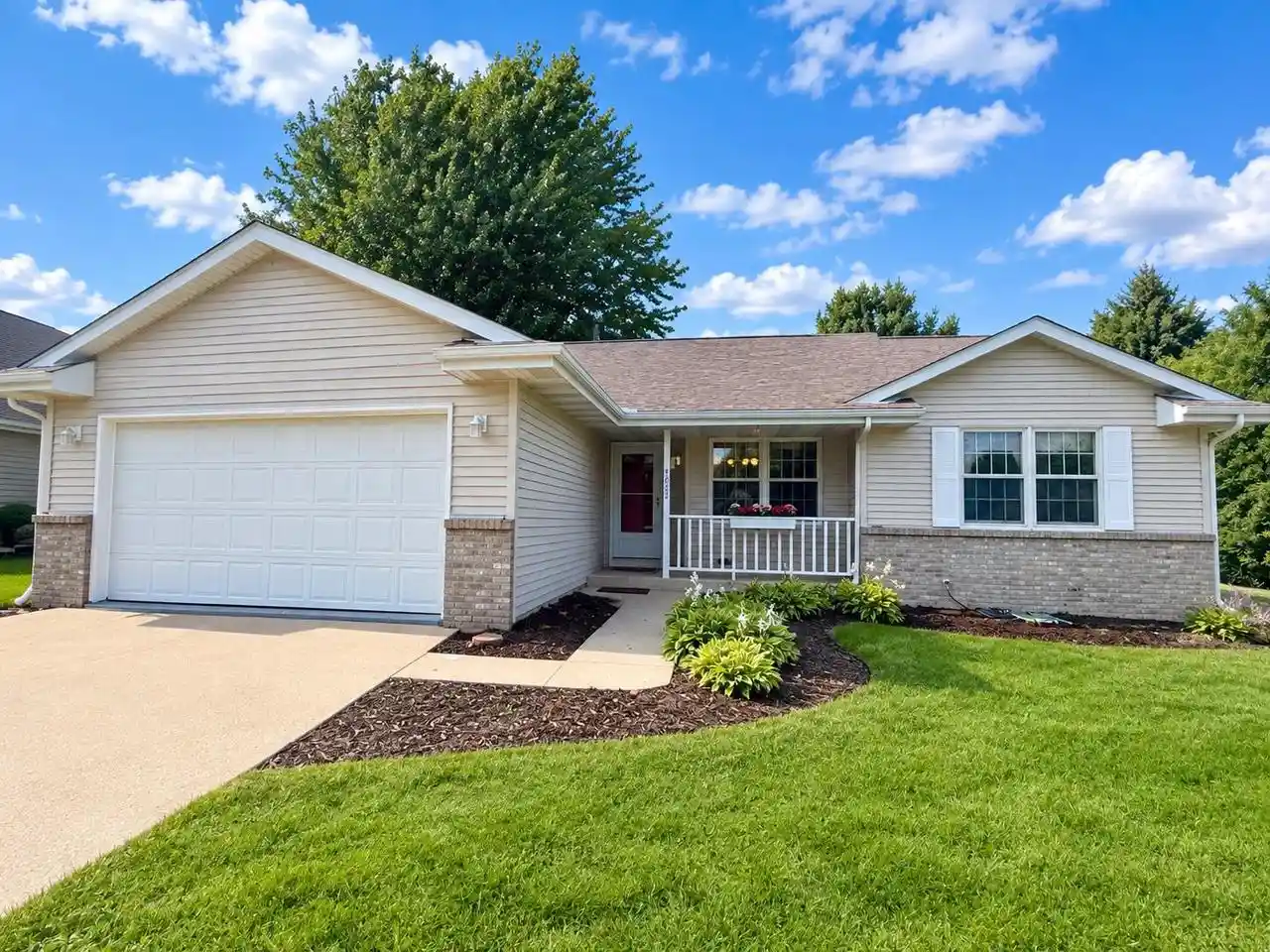Photo 1 of Single family home for sale at 4333 Fieldcrest Dr, Janesville, WI 53546 | MLS# 2032955 | Listing updated on 2026-09-18