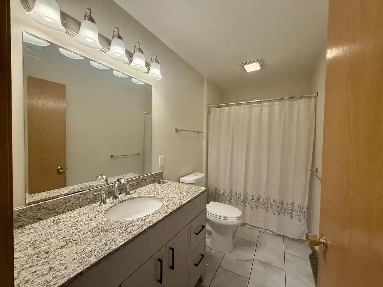 Photo 3 of Single family home for sale at 4333 Fieldcrest Dr, Janesville, WI 53546 | MLS# 2032955 | Listing updated on 2026-09-18
