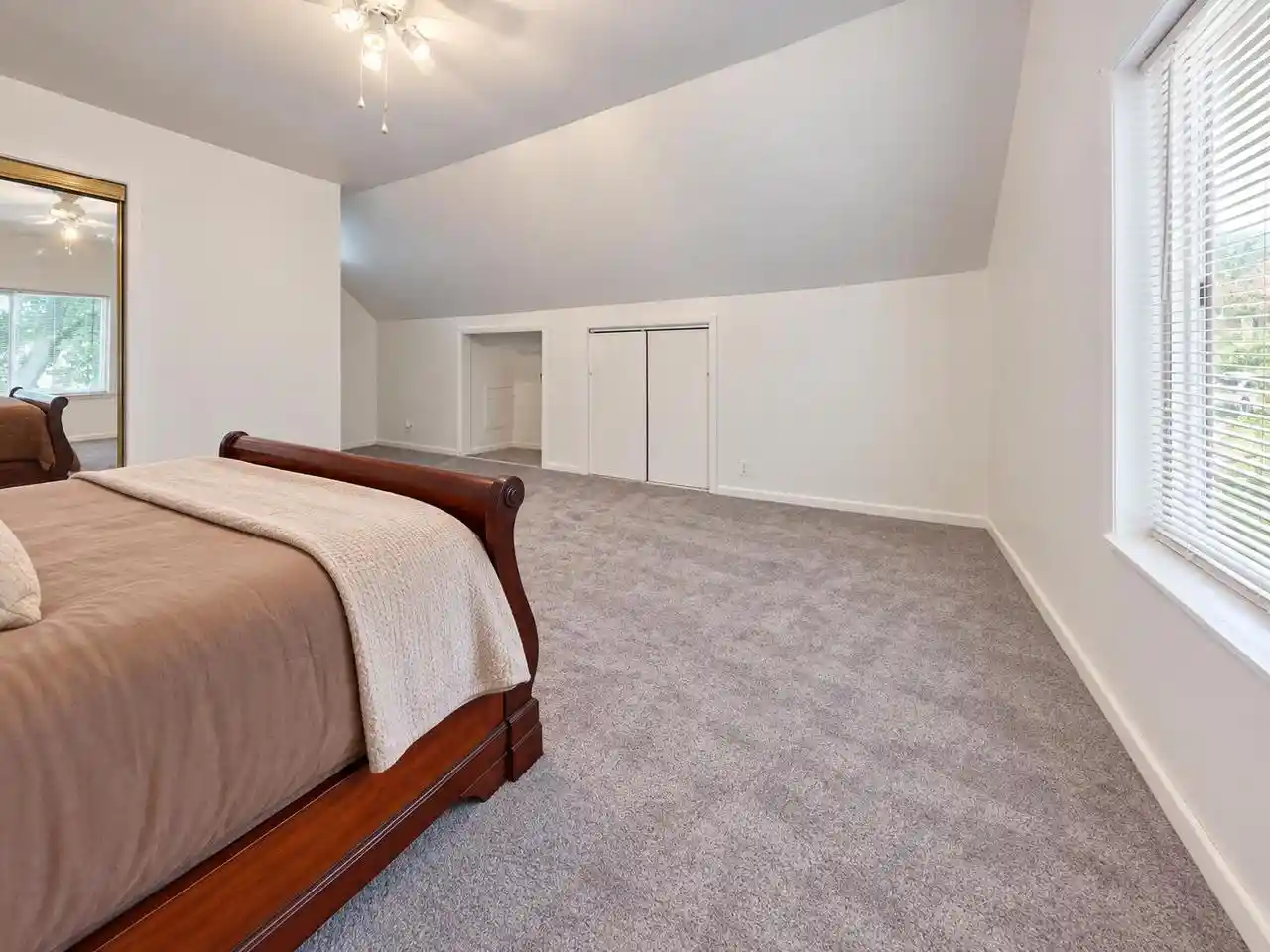 Photo 2 of Single family home for sale at 2563 S 8th Street, Milwaukee, WI 53215 | MLS# 1981186 | Listing updated on 2026-10-01
