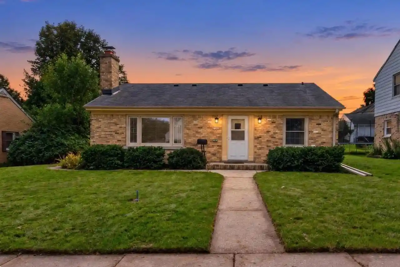 Photo 1 of Single family home for sale at 3765 E Bottsford Ave, Cudahy, WI 53110 | MLS# 2032961 | Listing updated on 2026-09-26