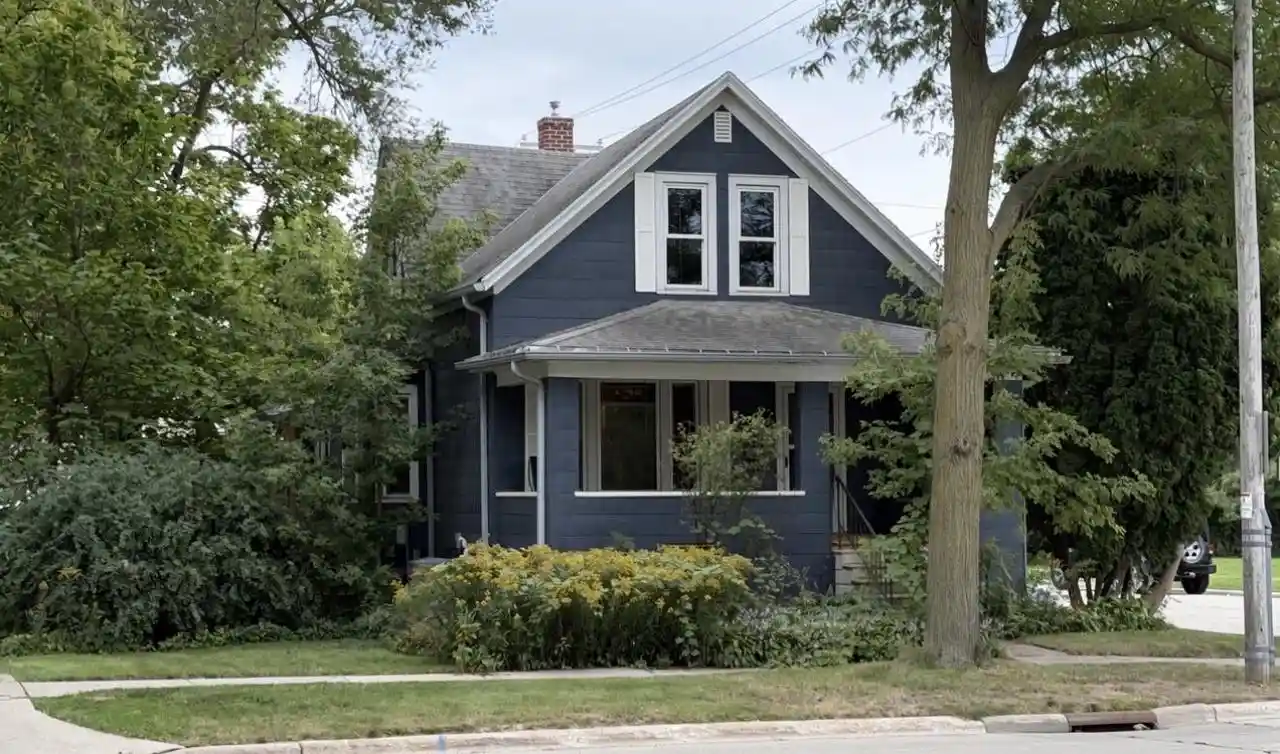 Photo 1 of Single family home for sale at 843 Dousman St, Green Bay, WI 54303 | MLS# 50332876 | Listing updated on 2026-09-21