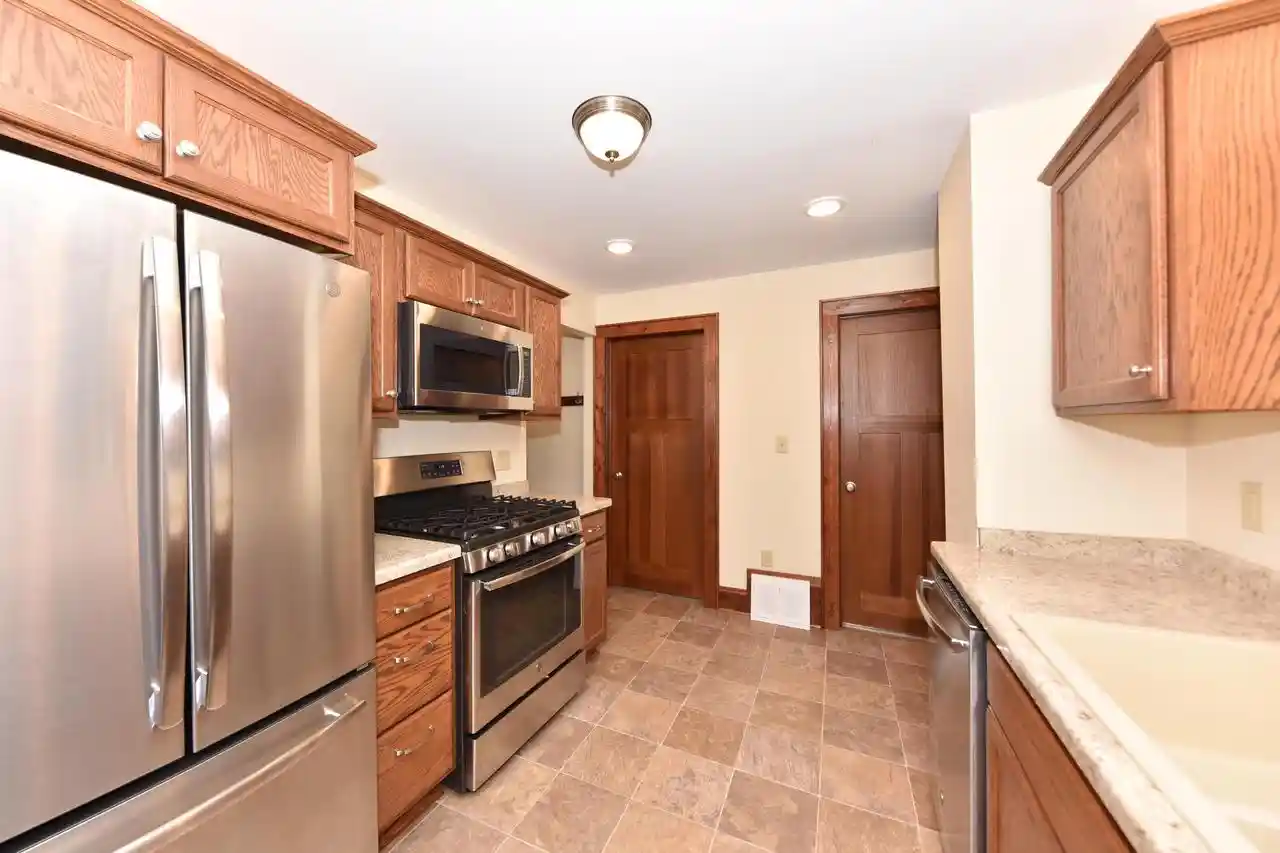 Listing Photo 5 - Condo for sale in building located at 2625 N 69th St, Milwaukee, WI 53213 - Unit #2625A
