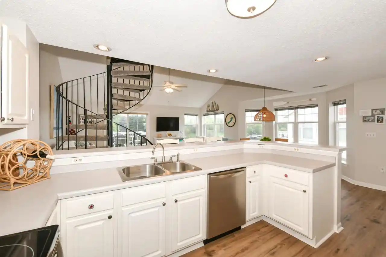 Photo 4 of Condo for sale at 2226 Landings Ln, Delavan, WI 53115 | MLS# 1981193 | Listing updated on 2026-09-22