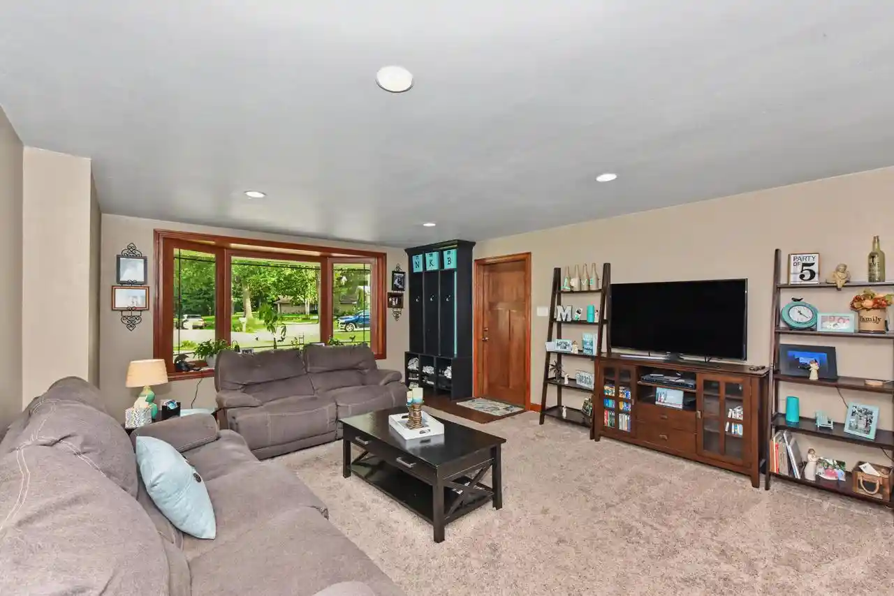 Photo 4 of Single family home for sale at 14707 W Gatewood Ct, New Berlin, WI 53151 | MLS# 1981192 | Listing updated on 2026-09-24
