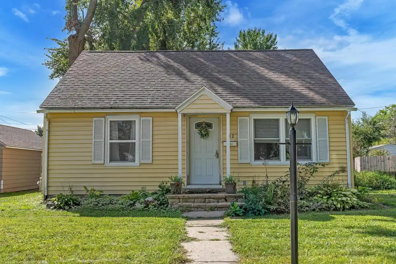 Photo 1 of Single family home for sale at 512 10th Street, Baraboo, WI 53913 | MLS# 2032965 | Listing updated on 2026-09-20