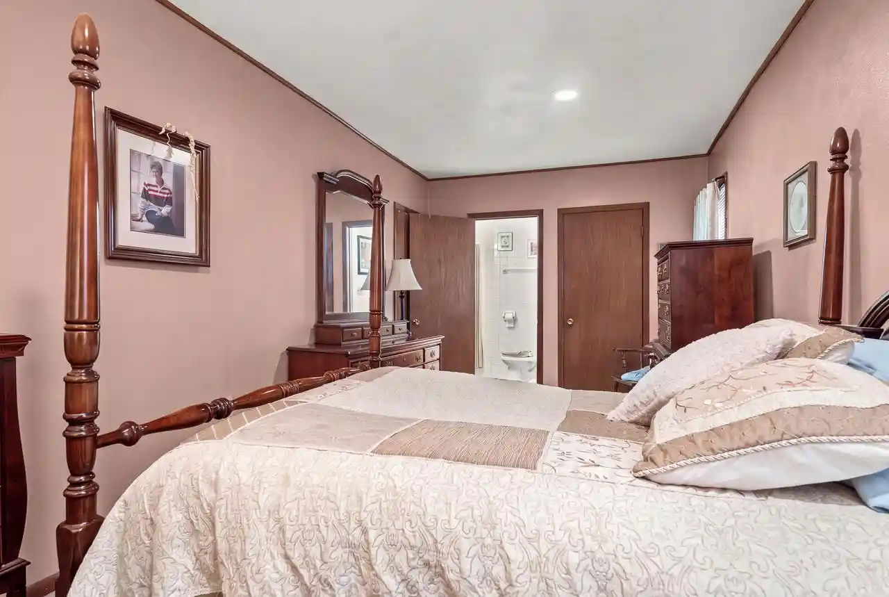 Photo 3 of Single family home for sale at 812 Rublee St, La Crosse, WI 54603 | MLS# 1981195 | Listing updated on 2026-09-18