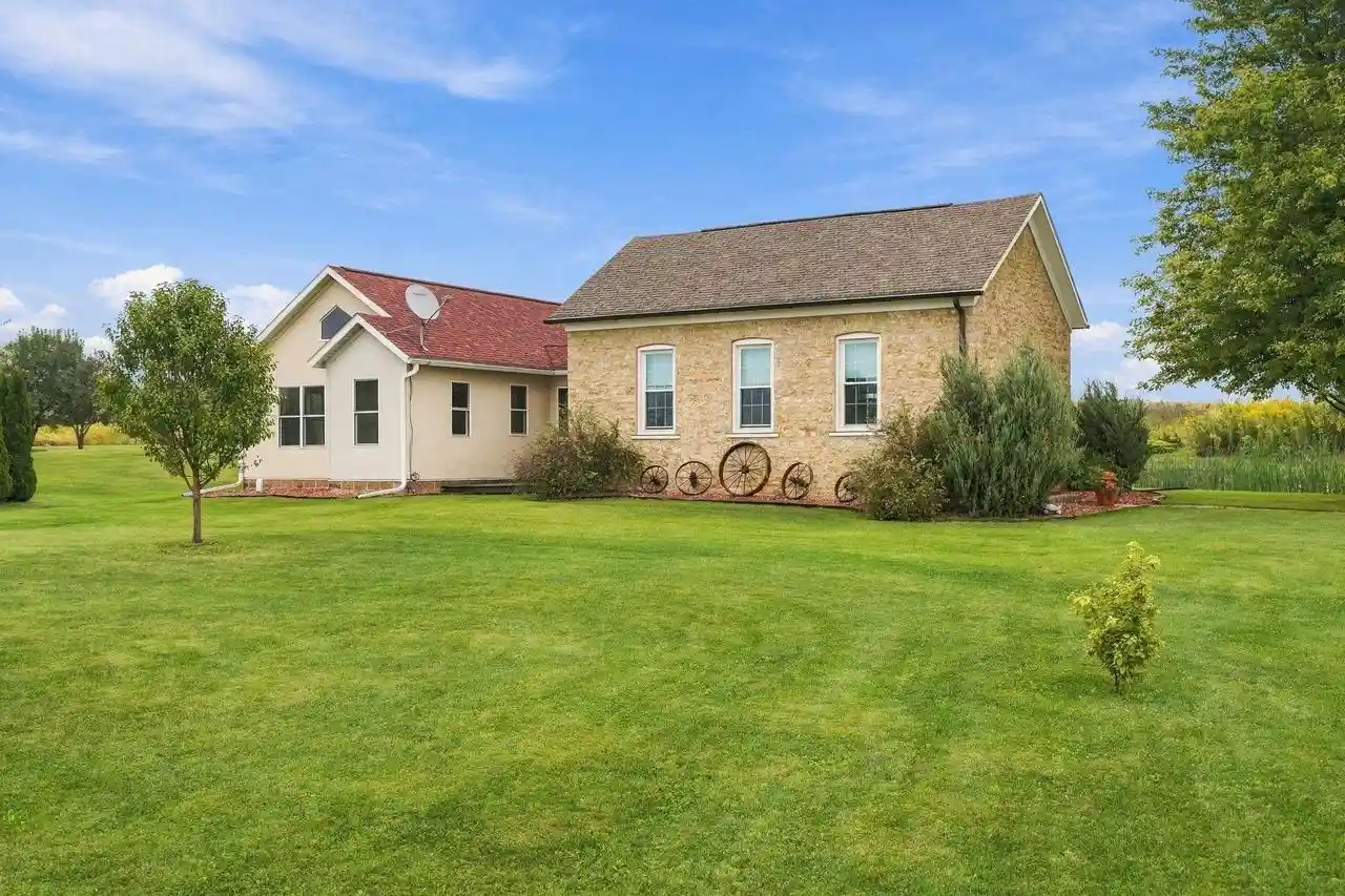 Photo 1 of Single family home for sale at 3010 County Rd U, Shullsburg, WI 53586 | MLS# 2032969 | Listing updated on 2026-10-07