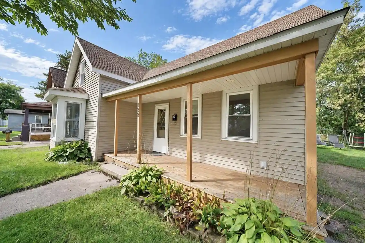 Photo 4 of Single family home for sale at 122 River St, Wausau, WI 54401 | MLS# 22604638 | Listing updated on 2026-09-18