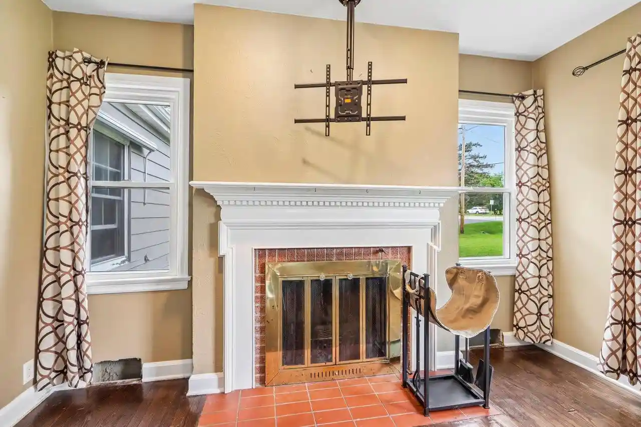 Photo 4 of Single family home for sale at W279n1666 Prospect Ave, Pewaukee, WI 53072 | MLS# 1981219 | Listing updated on 2026-09-27