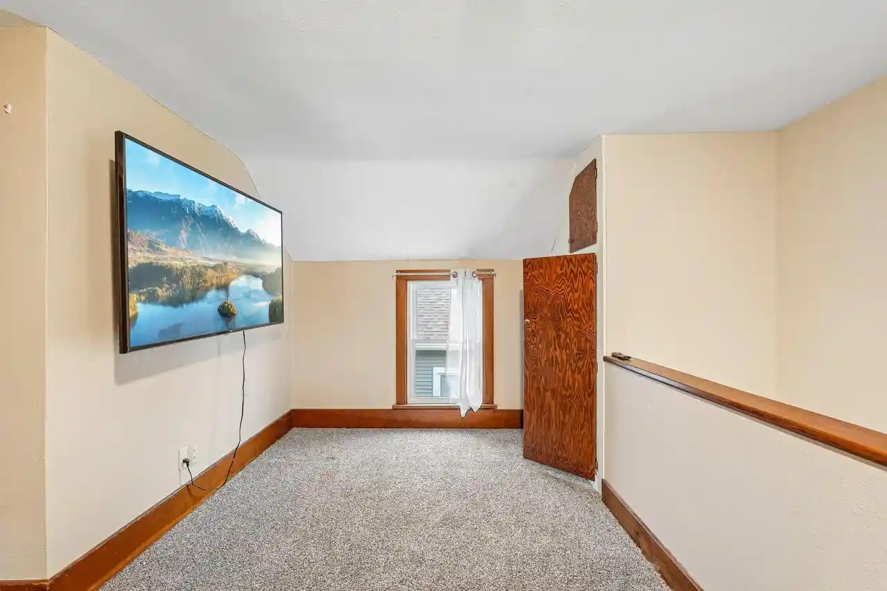 Photo 3 of Single family home for sale at 606 Cochrane St, Waupun, WI 53963 | MLS# 2032977 | Listing updated on 2026-09-22