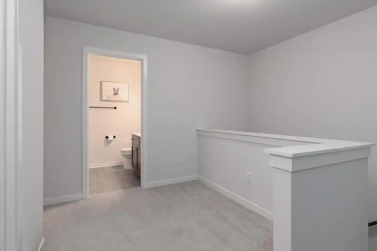 Photo 2 of Single family home for sale at 516 Wild Oak Rd, Hartland, WI 53029 | MLS# 1981223 | Listing updated on 2026-09-23
