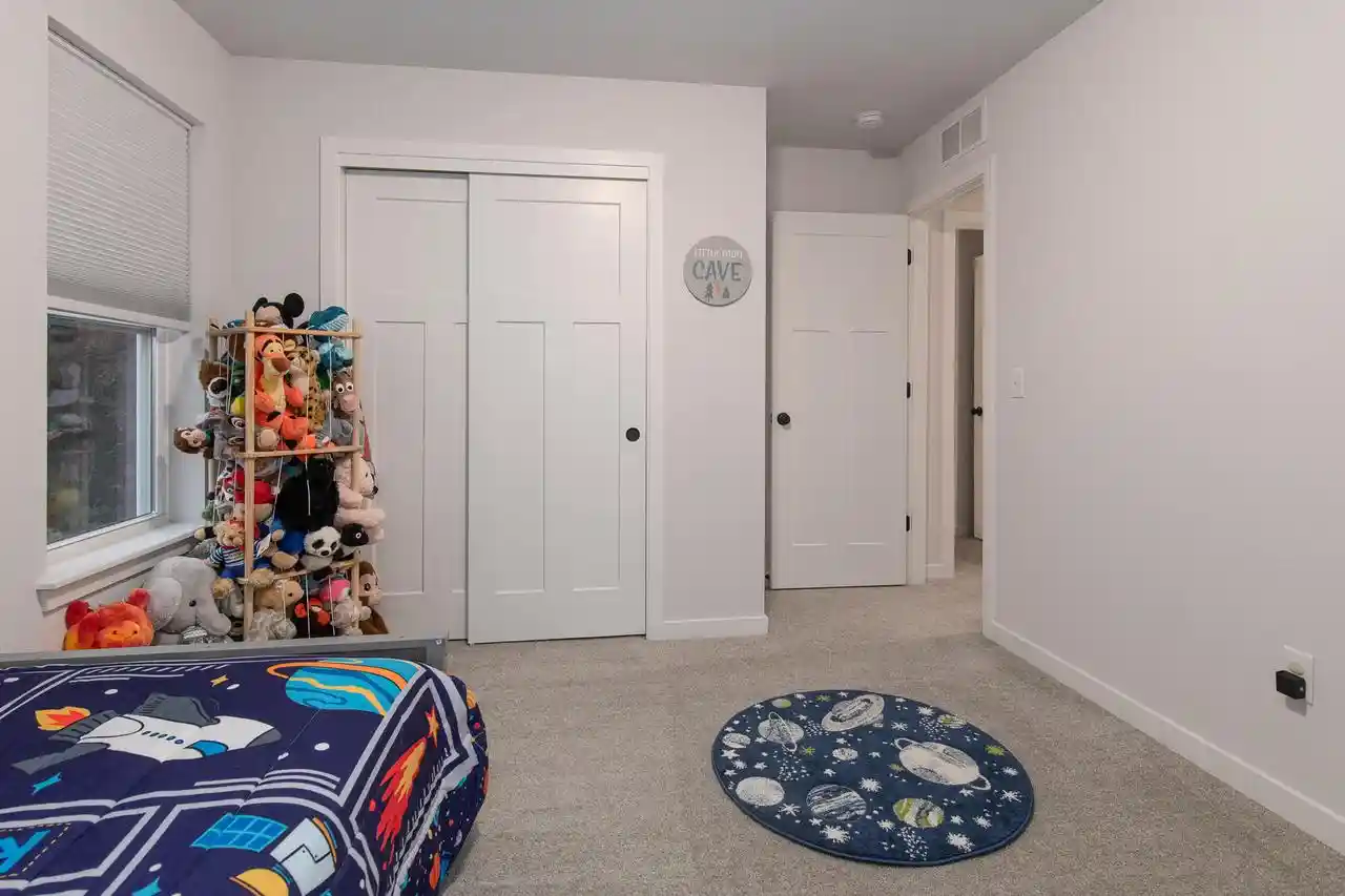Photo 3 of Single family home for sale at 516 Wild Oak Rd, Hartland, WI 53029 | MLS# 1981223 | Listing updated on 2026-09-23
