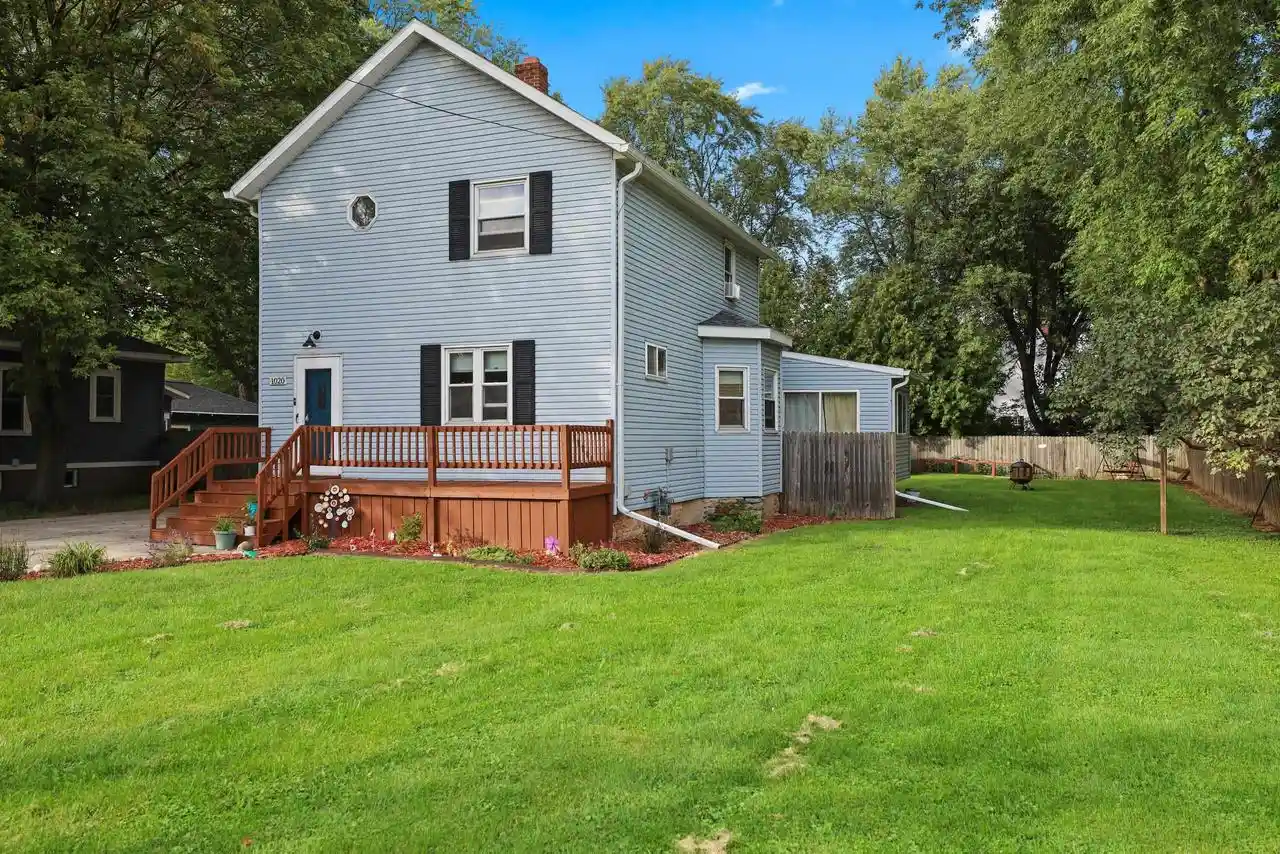 Photo 1 of Single family home for sale at 1020 Dousman St, Green Bay, WI 54303 | MLS# 50332885 | Listing updated on 2026-09-20