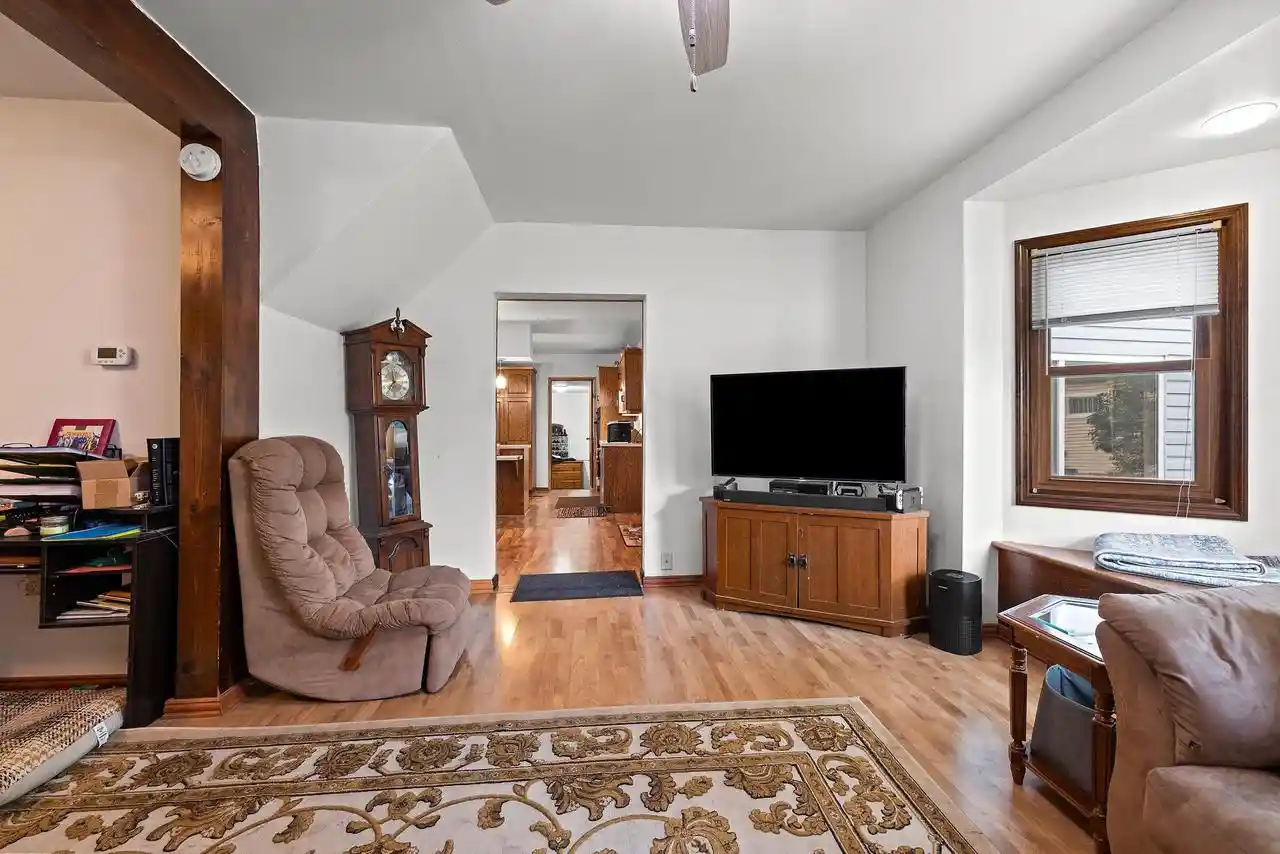 Photo 3 of Single family home for sale at 1020 Dousman St, Green Bay, WI 54303 | MLS# 50332885 | Listing updated on 2026-09-20
