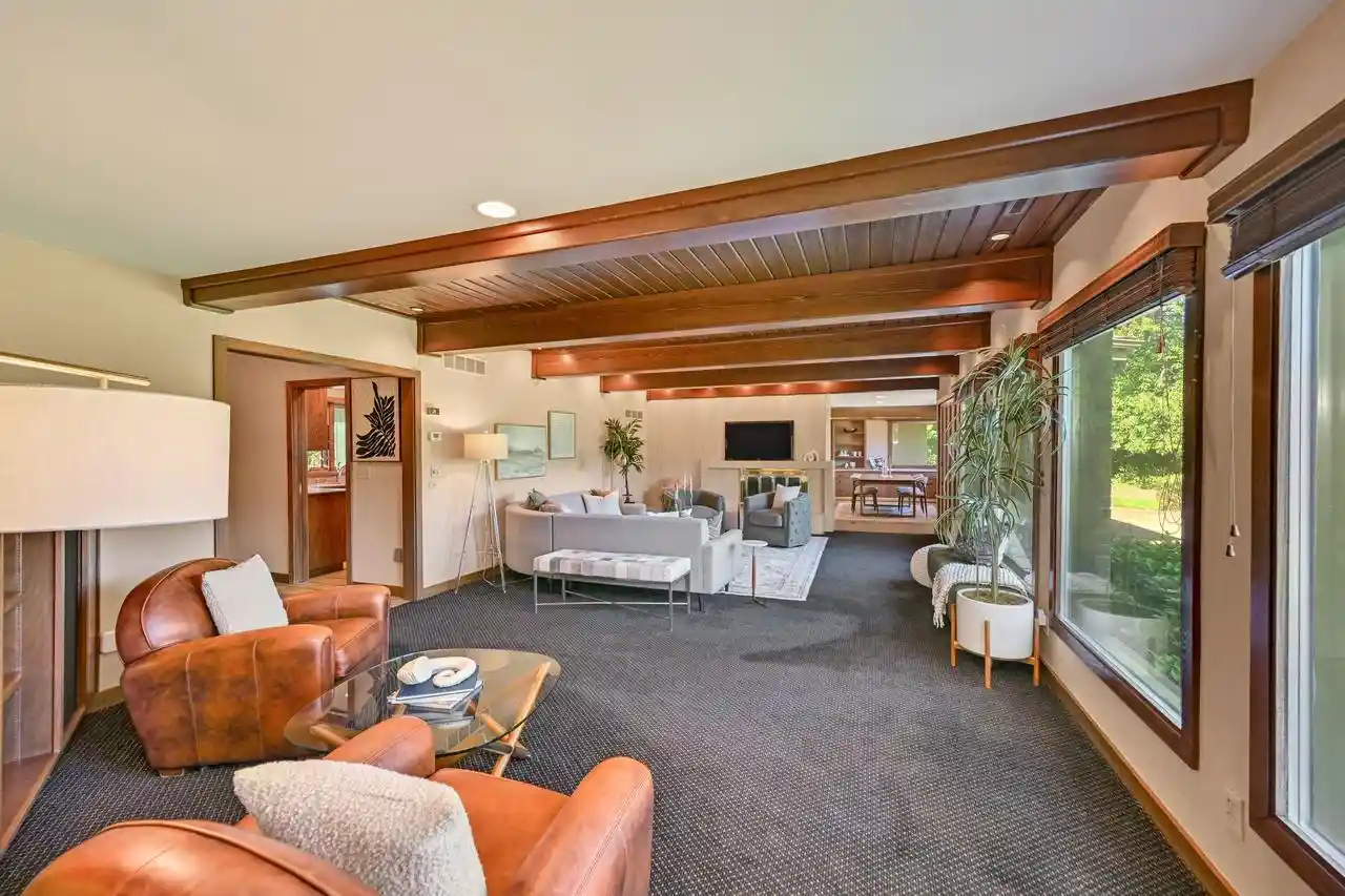Photo 2 of Single family home for sale at 1956 W Windsor Cir, Glendale, WI 53209 | MLS# 1981225 | Listing updated on 2026-10-04