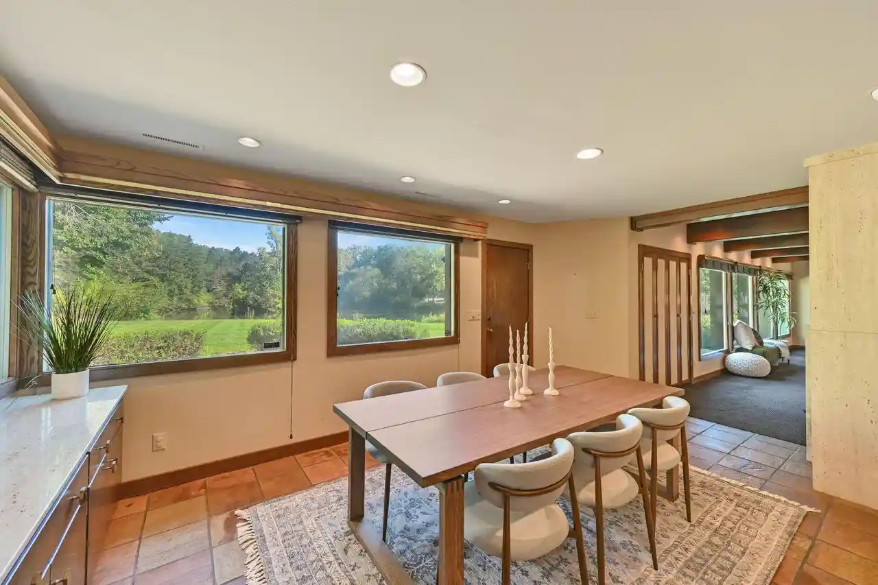 Photo 4 of Single family home for sale at 1956 W Windsor Cir, Glendale, WI 53209 | MLS# 1981225 | Listing updated on 2026-10-04