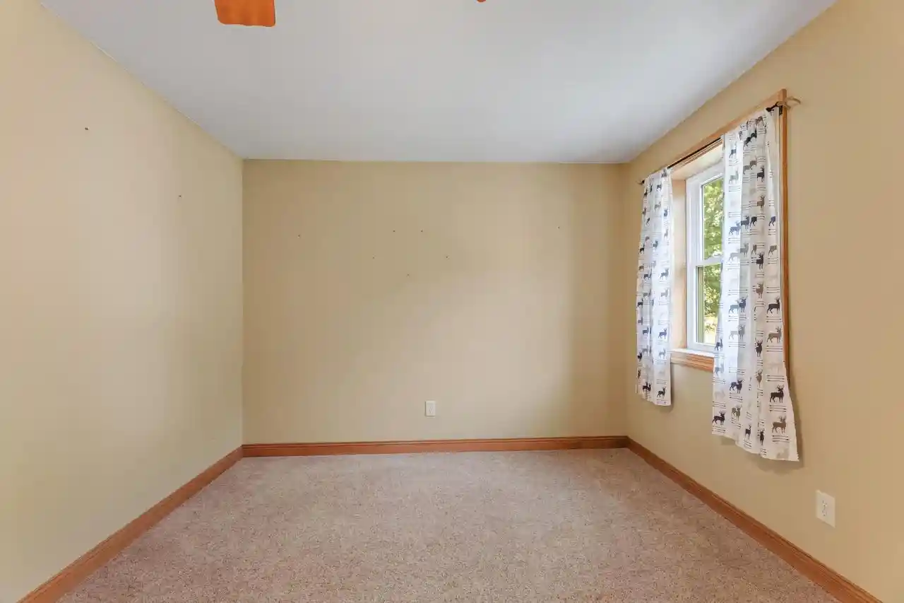 Photo 3 of Single family home for sale at 514 Maple Dr, Spring Grove, MN 55974 | MLS# 1981224 | Listing updated on 2026-09-18