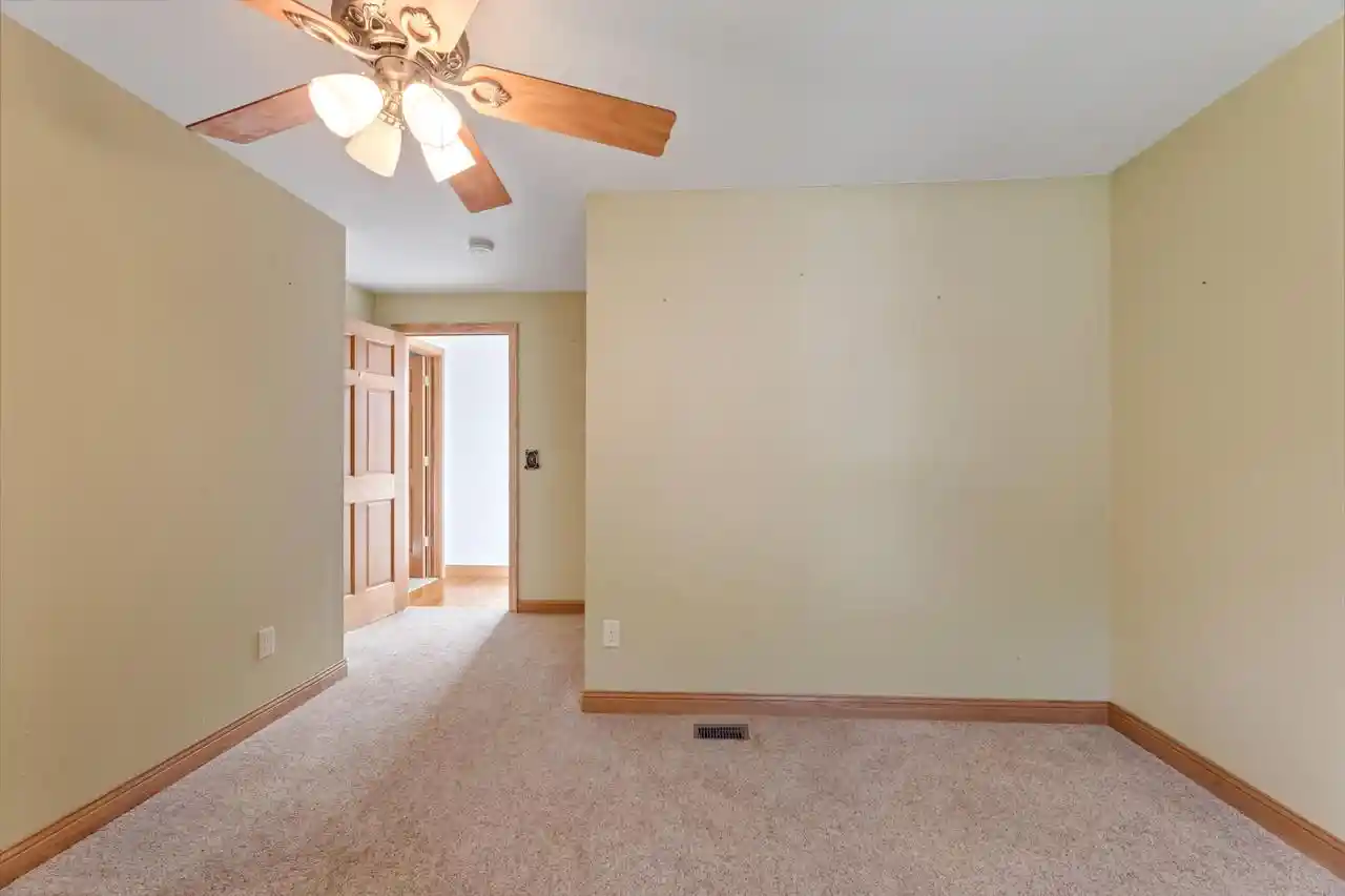 Photo 4 of Single family home for sale at 514 Maple Dr, Spring Grove, MN 55974 | MLS# 1981224 | Listing updated on 2026-09-18