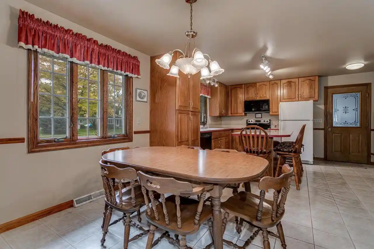 Photo 3 of Single family home for sale at 934 Nicolet Ave, Oshkosh, WI 54901 | MLS# 50332902 | Listing updated on 2026-09-22