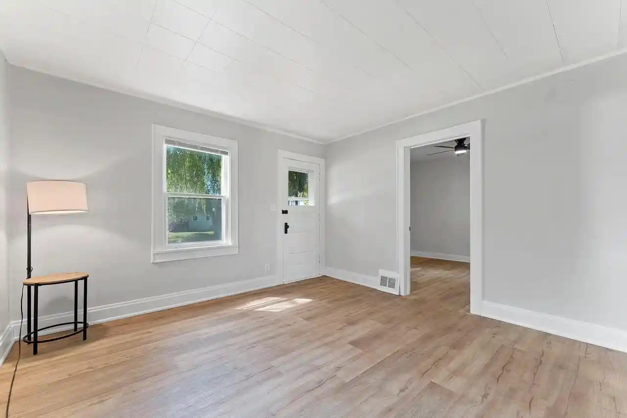 Photo 2 of Single family home for sale at 1021 Klaus St, Green Bay, WI 54302 | MLS# 50332903 | Listing updated on 2026-09-18