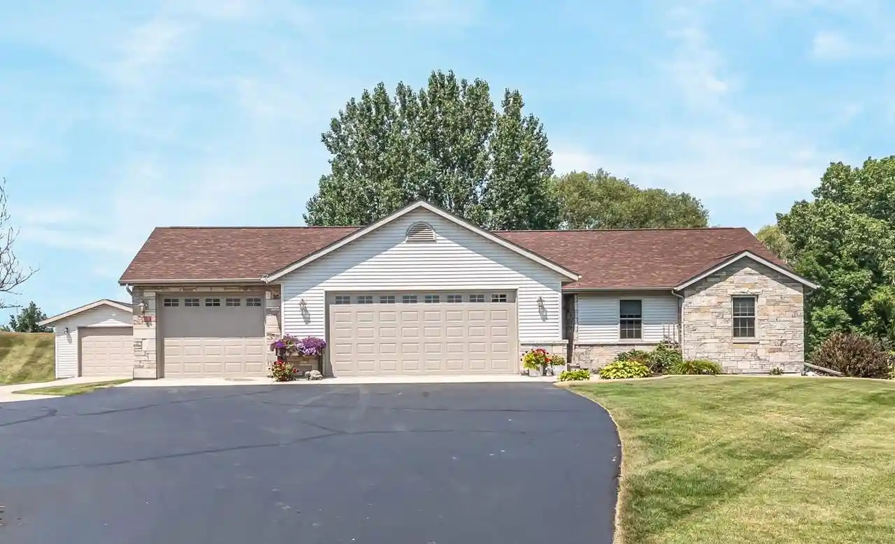 Photo 1 of Single family home for sale at 206 Donovan Cir, Rosendale, WI 54974 | MLS# 50332912 | Listing updated on 2026-09-23