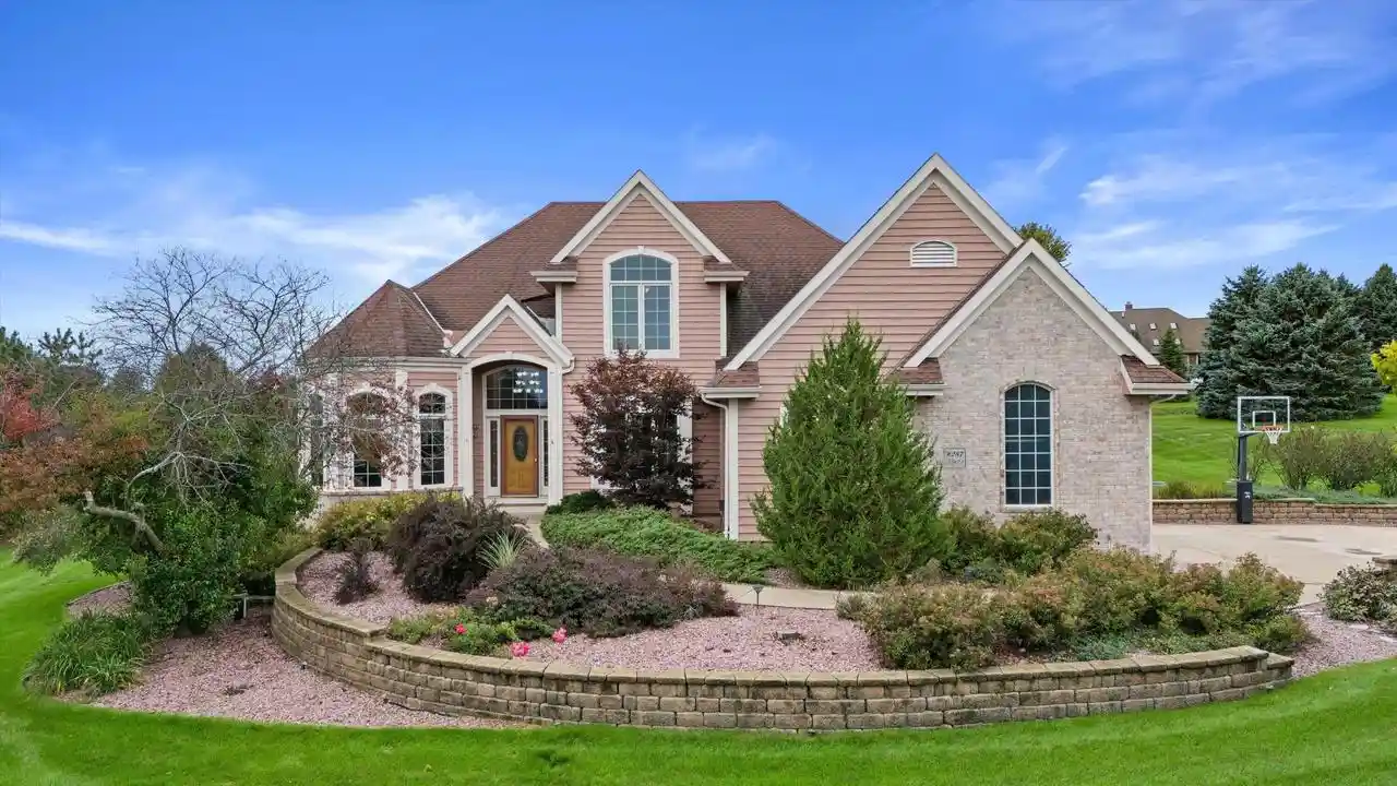 Photo 1 of Single family home for sale at W287n921 Bedouin Ct, Waukesha, WI 53188 | MLS# 1981244 | Listing updated on 2026-09-27