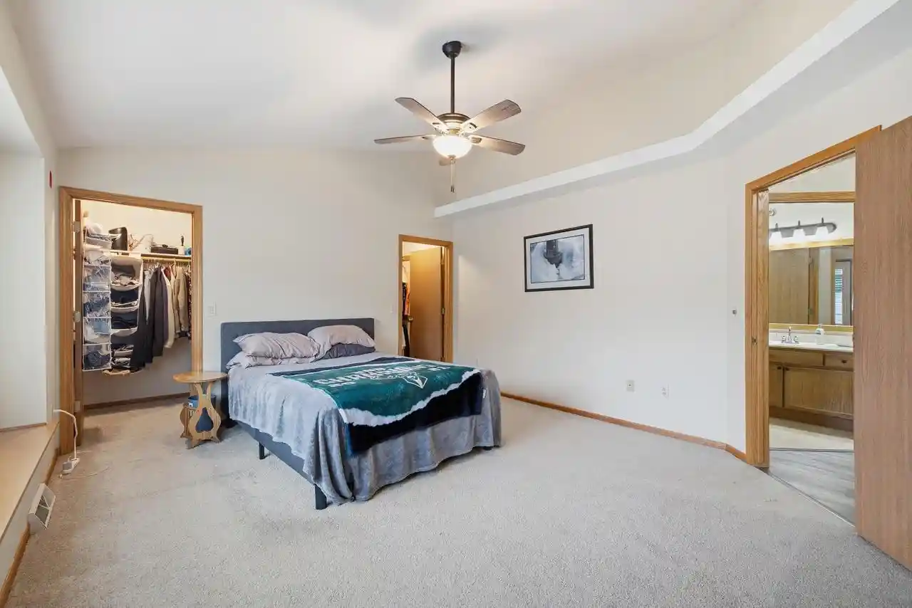 Photo 3 of Condo for sale at 435 W Aspen Dr #15, Oak Creek, WI 53154 | MLS# 1981250 | Listing updated on 2026-09-29