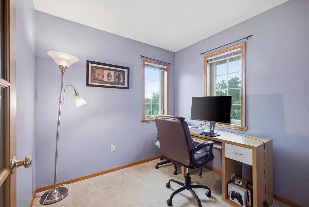 Listing Photo 5 - Condo for sale in building located at 435 W Aspen Dr, Oak Creek, WI 53154 - Unit #15