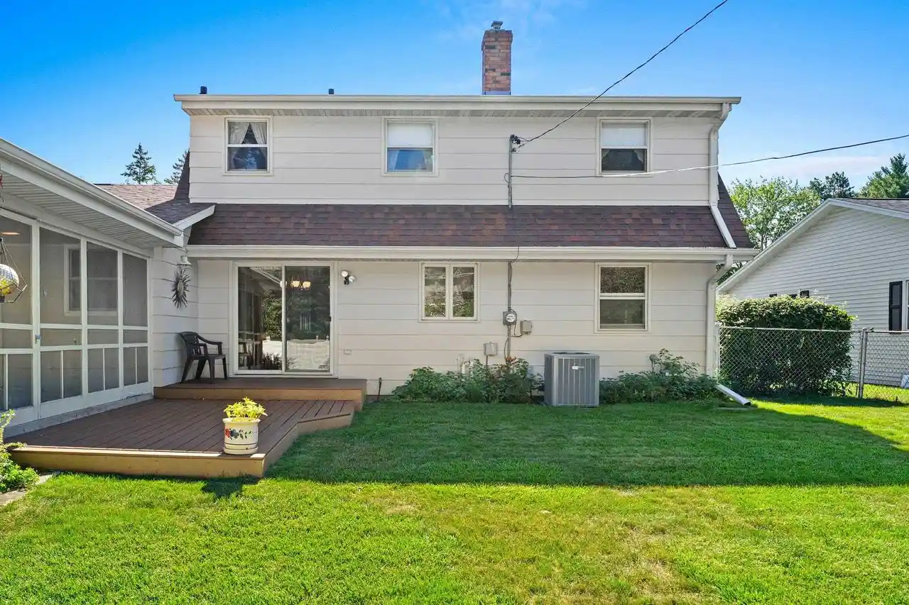 Photo 3 of Single family home for sale at 506 Pine Ter, Green Bay, WI 54303 | MLS# 50332918 | Listing updated on 2026-09-18