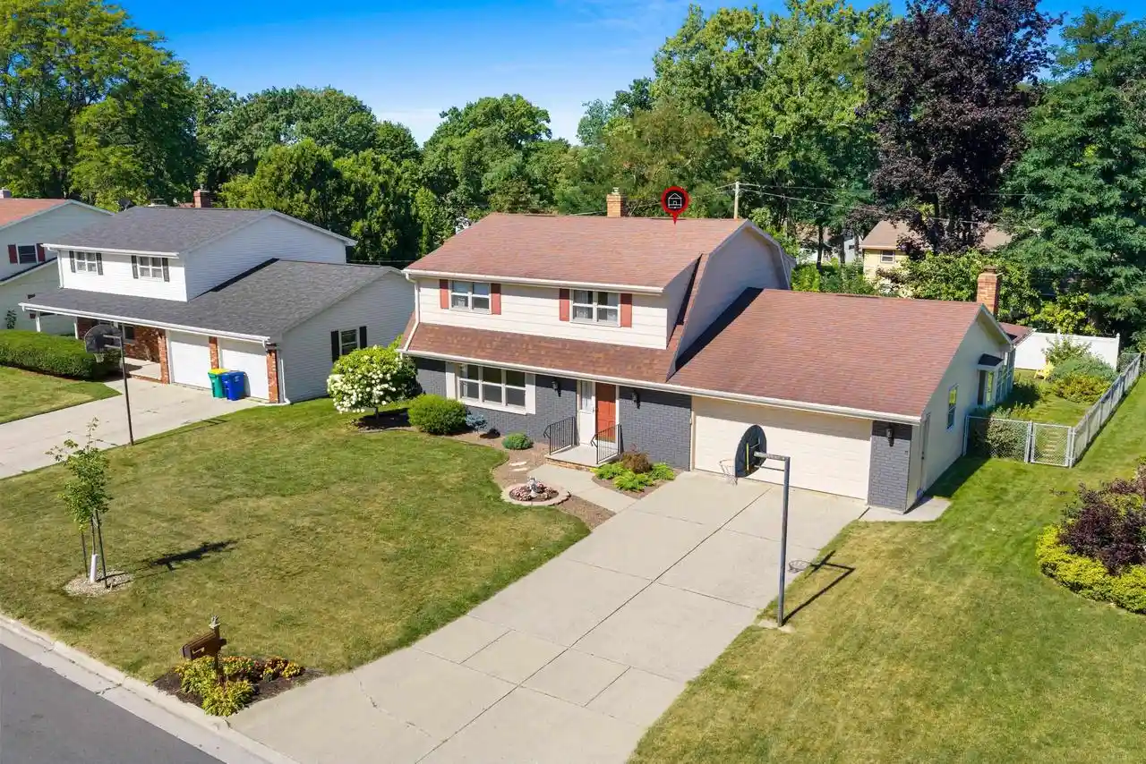 Photo 4 of Single family home for sale at 506 Pine Ter, Green Bay, WI 54303 | MLS# 50332918 | Listing updated on 2026-09-18