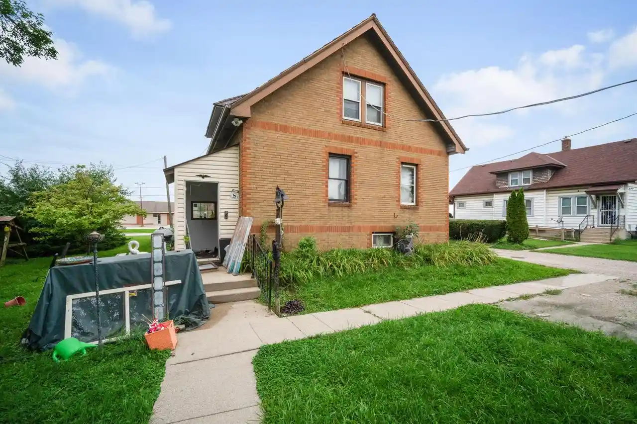 Photo 4 of Multi family home for sale at 8734 W Fond Du Lac Ave #8738, Milwaukee, WI 53225 | MLS# 1981254 | Listing updated on 2026-09-18