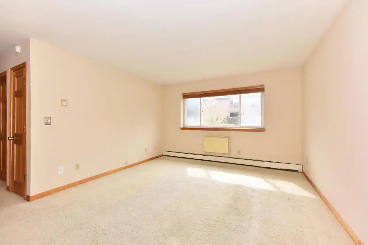 Photo 4 of Condo for sale at 2222 E Belleview Pl #110, Milwaukee, WI 53211 | MLS# 1981253 | Listing updated on 2026-09-18