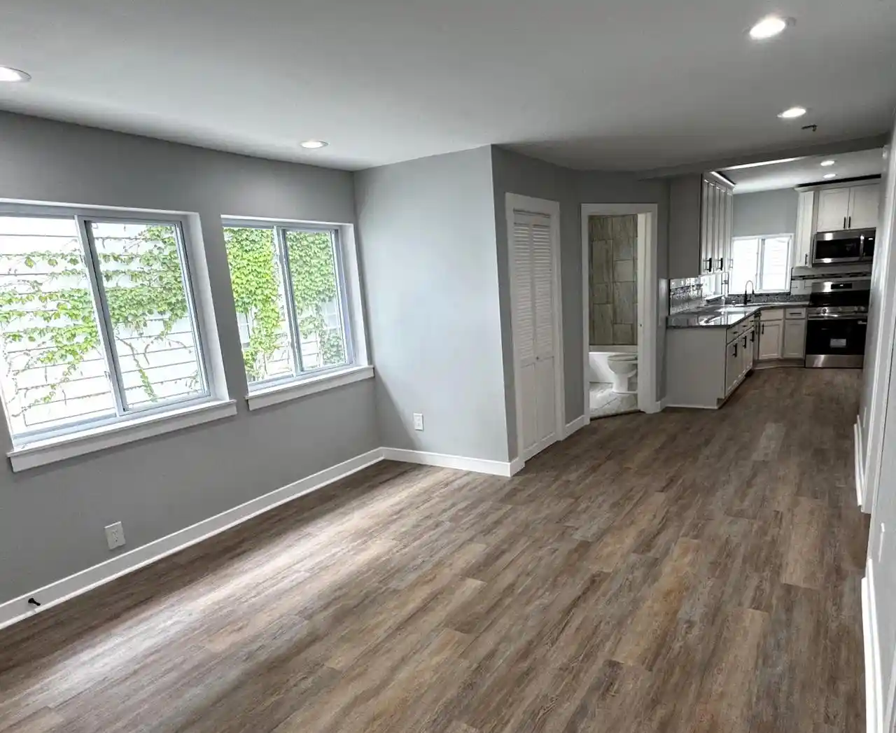 Photo 2 of Single family home for sale at 924 Wisconsin Ave, Racine, WI 53403 | MLS# 1981257 | Listing updated on 2026-09-20