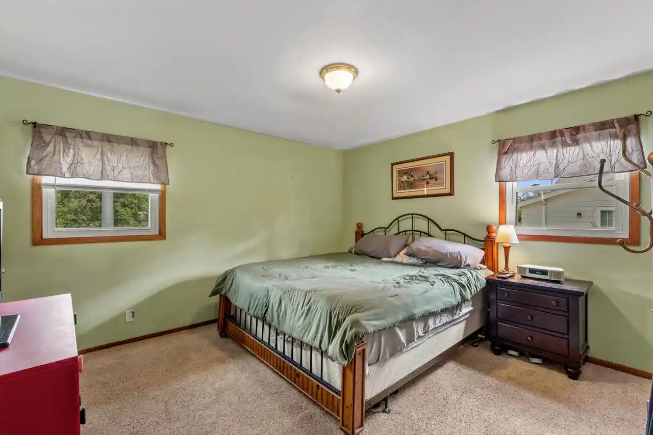 Photo 4 of Single family home for sale at 624 W Deer Pass Rd, Saukville, WI 53080 | MLS# 1981265 | Listing updated on 2026-09-28