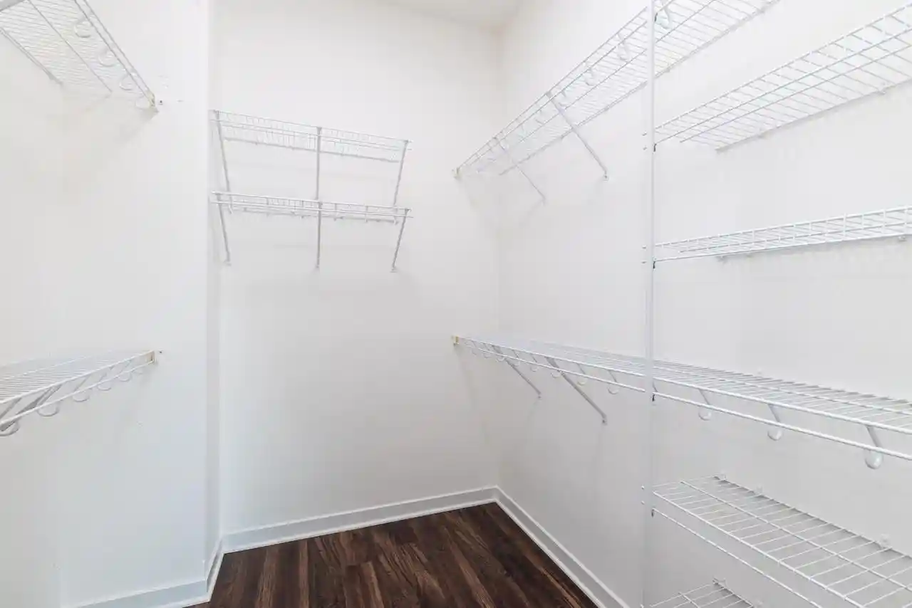 Listing Photo 4 - Condo for sale in building located at 1111 N Marshall St, Milwaukee, WI 53202 - Unit #305