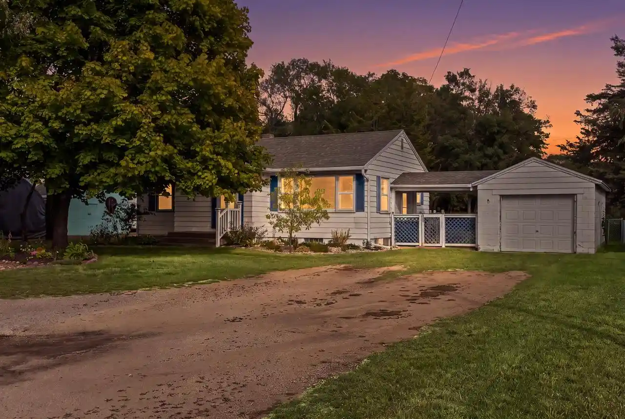Photo 1 of Single family home for sale at N5354 State Rd 35, Onalaska, WI 54650 | MLS# 1981260 | Listing updated on 2026-09-18