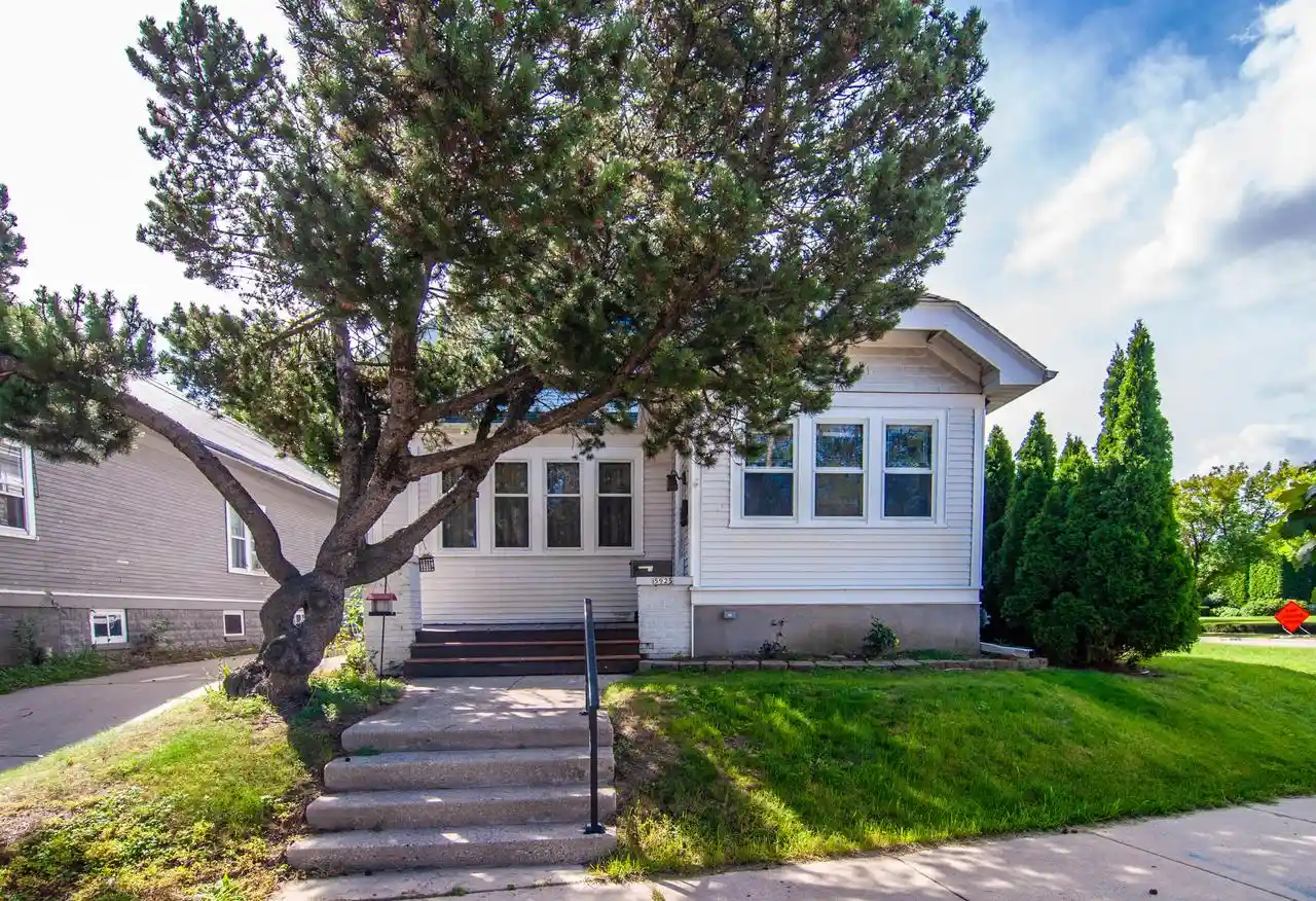 Photo 1 of Single family home for sale at 5925 W Lloyd St, Milwaukee, WI 53208 | MLS# 1981262 | Listing updated on 2026-09-18