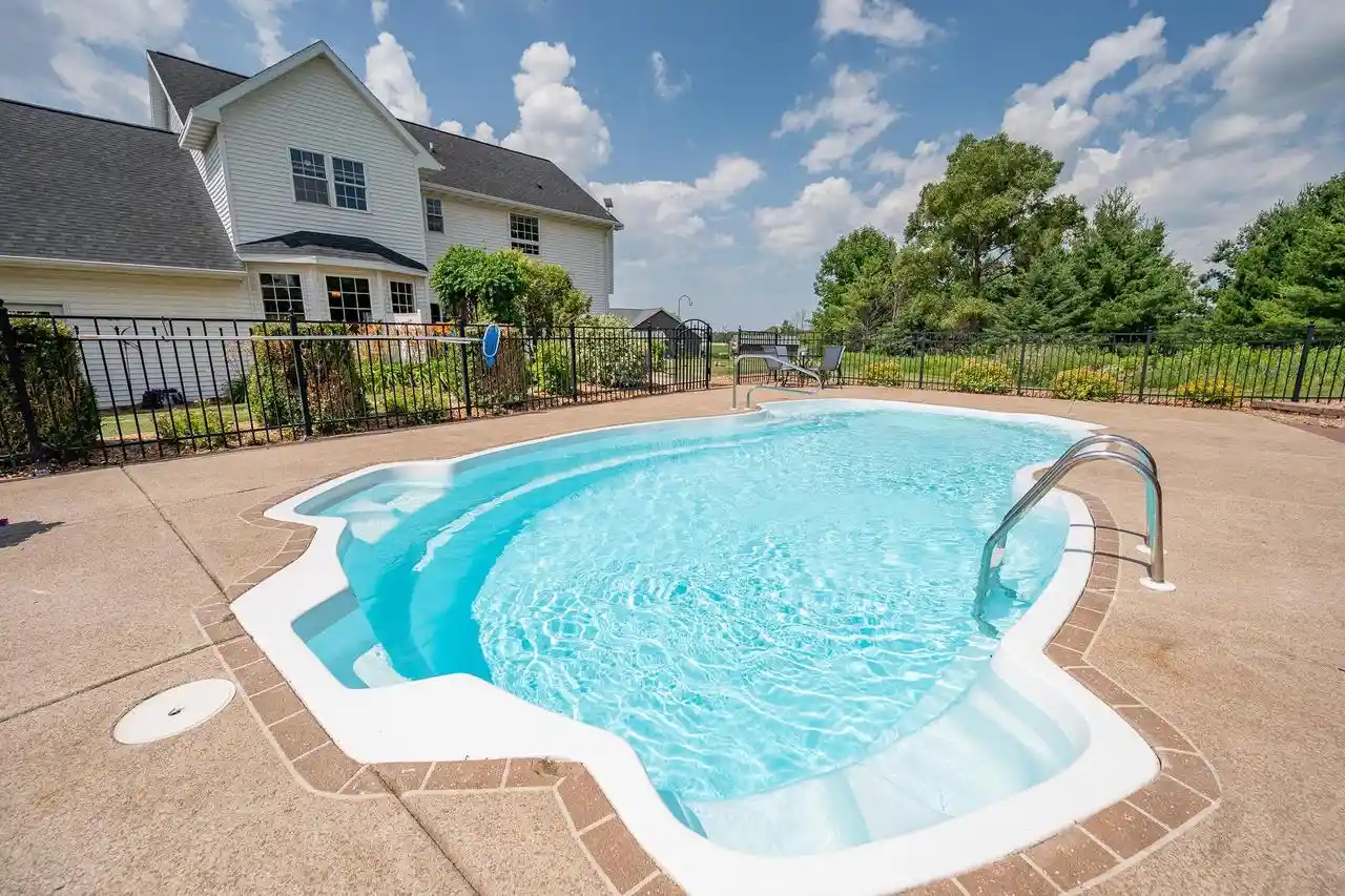 Photo 2 of Single family home for sale at 2756 Amethyst Ct, Green Bay, WI 54311 | MLS# 50332911 | Listing updated on 2026-09-20