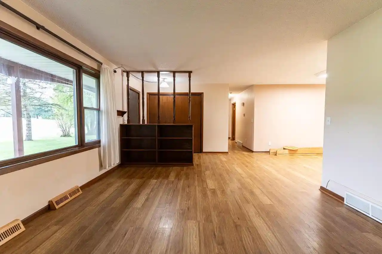 Photo 4 of Single family home for sale at 812 Eggleson St, Tomah, WI 54660 | MLS# 2032987 | Listing updated on 2026-09-22