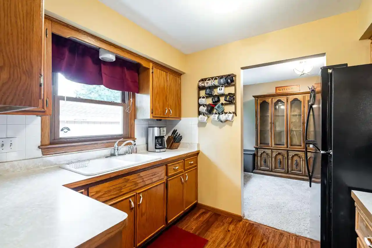 Photo 3 of Single family home for sale at 1614 N Lakeview Ave, Port Washington, WI 53074 | MLS# 1981278 | Listing updated on 2026-09-28