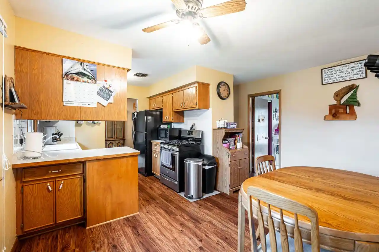 Photo 3 of Single family home for sale at 1614 N Lakeview Ave, Port Washington, WI 53074 | MLS# 1981278 | Listing updated on 2026-09-28