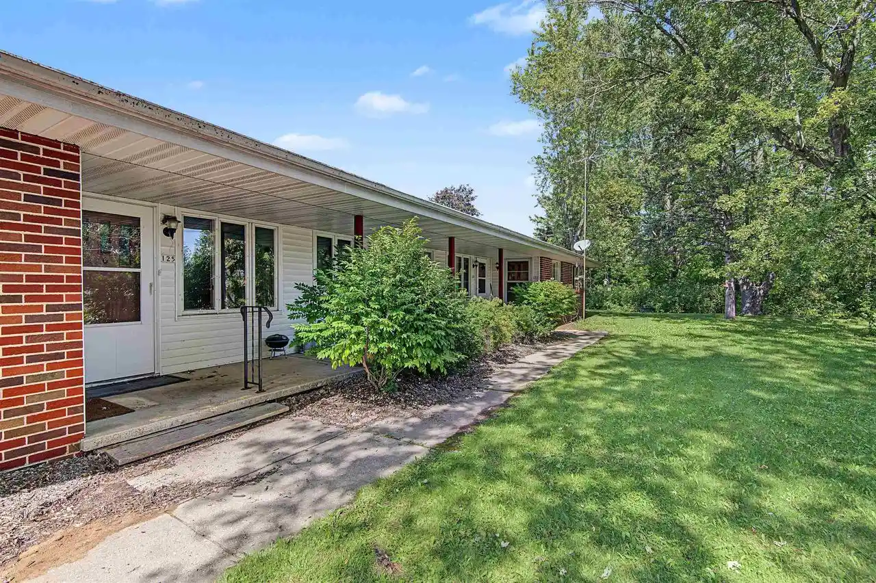 Photo 4 of Multi family home for sale at 121 W Glenbrook Dr, Pulaski, WI 54162 | MLS# 50332924 | Listing updated on 2026-09-19