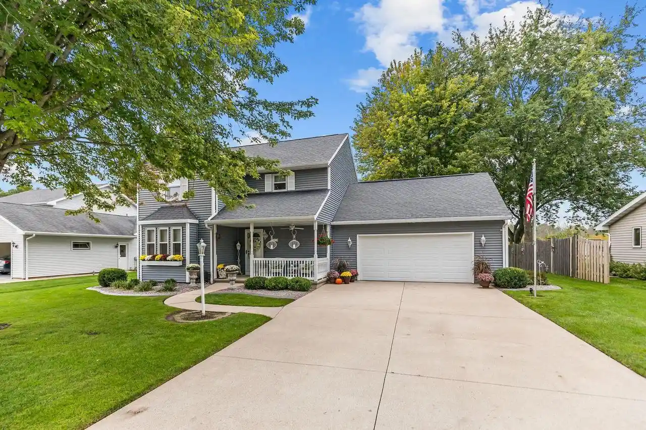 Single family home for sale at 615 S Wild Rose Ln, Appleton, WI 54914 | MLS# 50332922