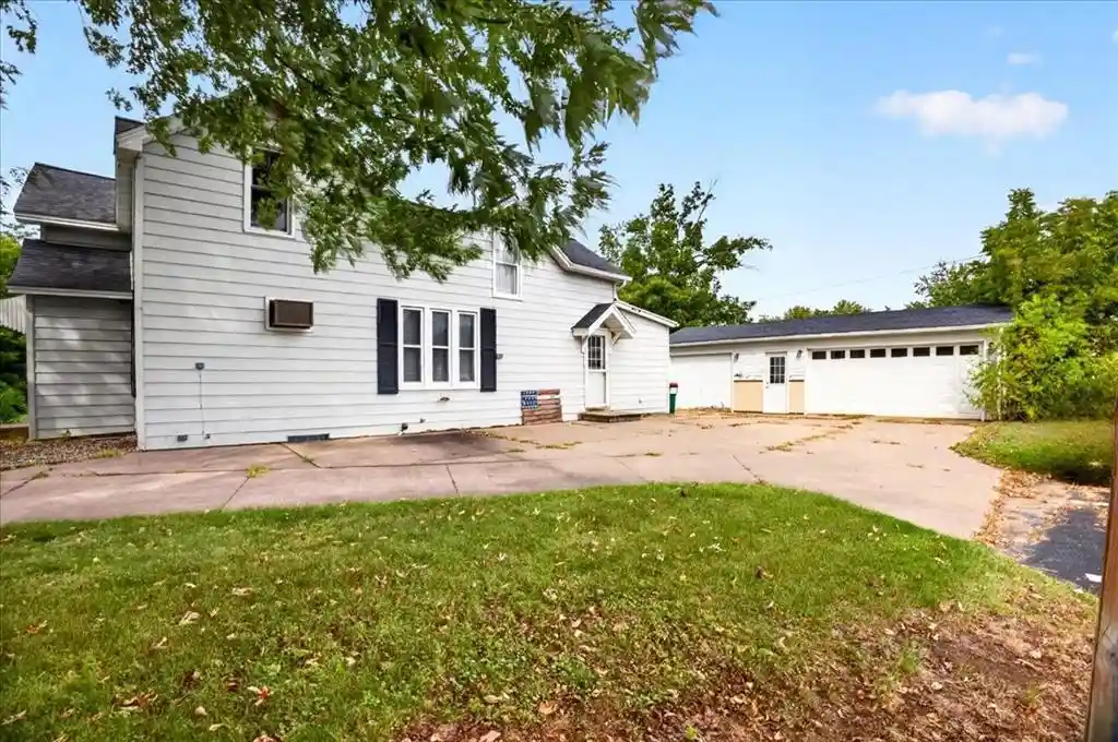 Photo 3 of Single family home for sale at 113 W Lincoln Ave, Fall Creek, WI 54742 | MLS# 1605234 | Listing updated on 2026-09-18