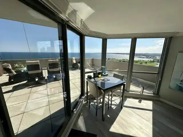 Listing Photo 4 - Condo for sale in building located at 1660 N Prospect Ave, Milwaukee, WI 53202 - Unit #2407