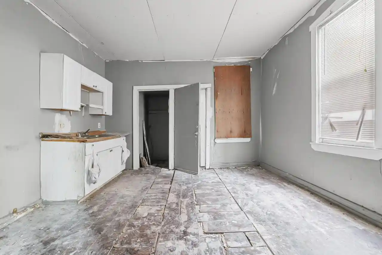 Photo 3 of Multi family home for sale at 3028 N Holton St #3028A, Milwaukee, WI 53212 | MLS# 1981288 | Listing updated on 2026-10-01