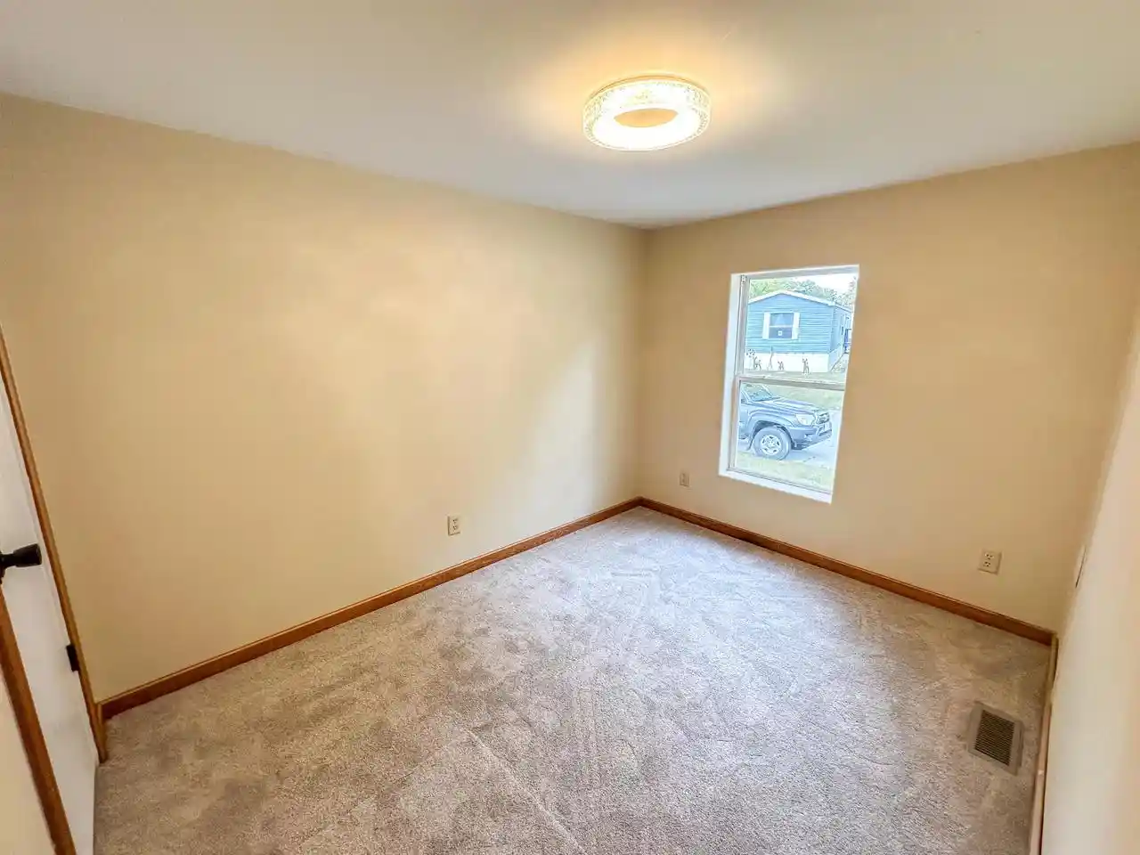 Photo 3 of Single family home for sale at 5101 Whippoorwill Ln, La Crosse, WI 54601 | MLS# 2033001 | Listing updated on 2026-09-22