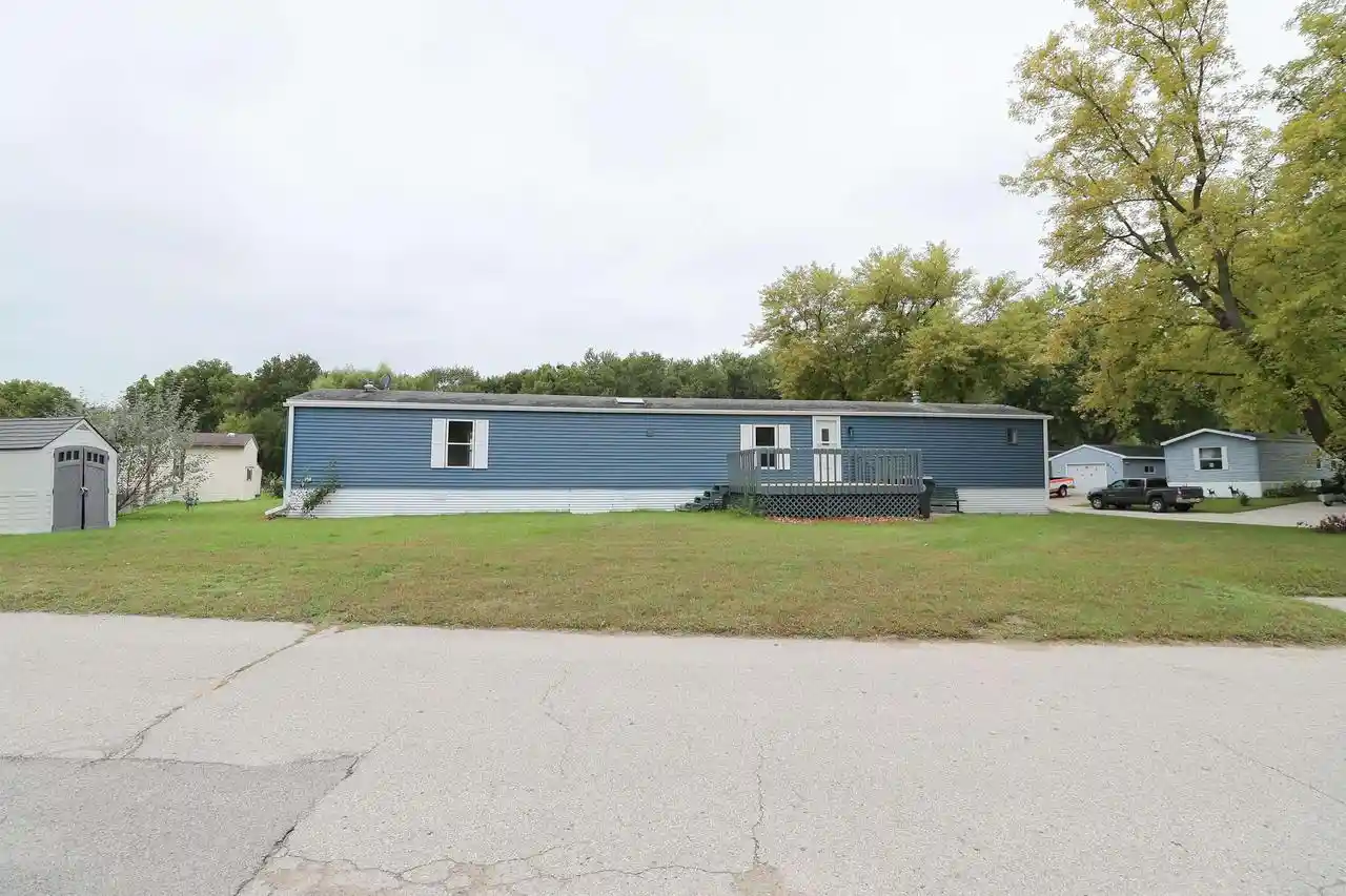 Photo 2 of Single family home for sale at 5101 Whippoorwill Ln, La Crosse, WI 54601 | MLS# 2033001 | Listing updated on 2026-09-18
